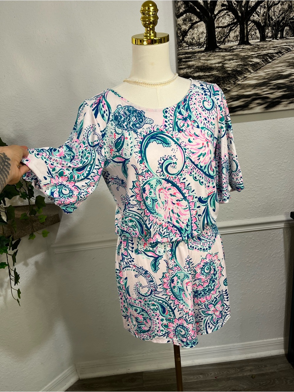 Lilly Pulitzer White Romper with Pink & Teal Paisley 2019 Medium - Picture 6 of 14